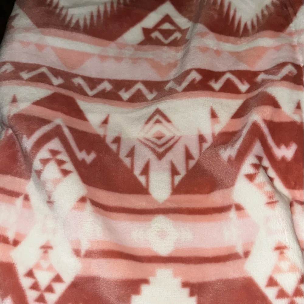 NEW Wrangler Aztec Geometric Oversized Plush Throw Blanket 60”x70”
